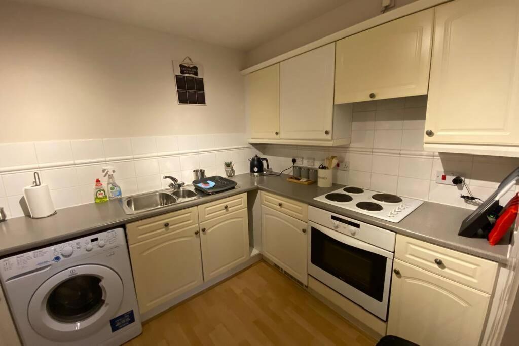 Marie's Serviced E, 2bedroom City With River View Apartment